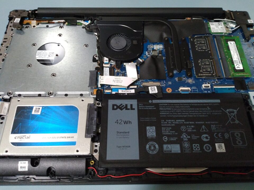 DVD±DELL  Inspiron  5570  SSD 500GB